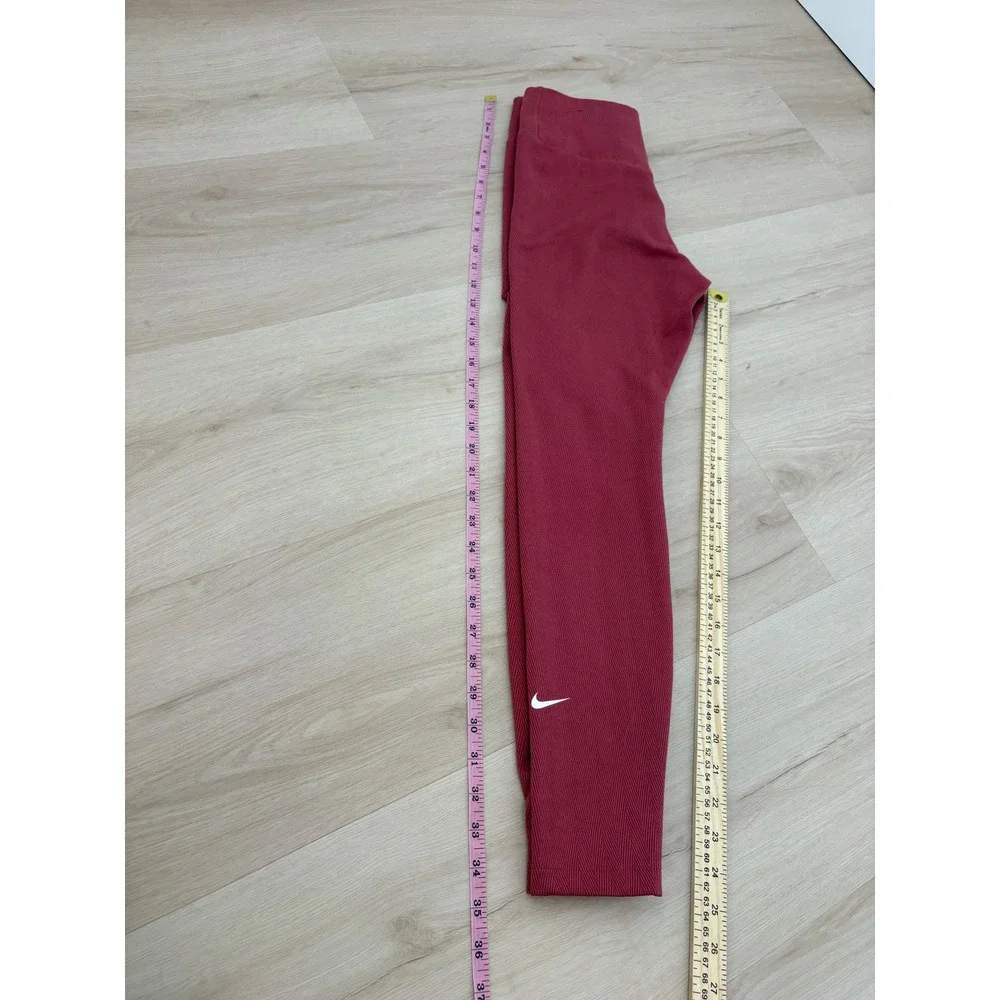 Nike Leggings Womens Small Red Therma-FIT Herringbone Textured Yoga Activewear